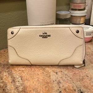 Brand new without tags cream all leather coach wallet